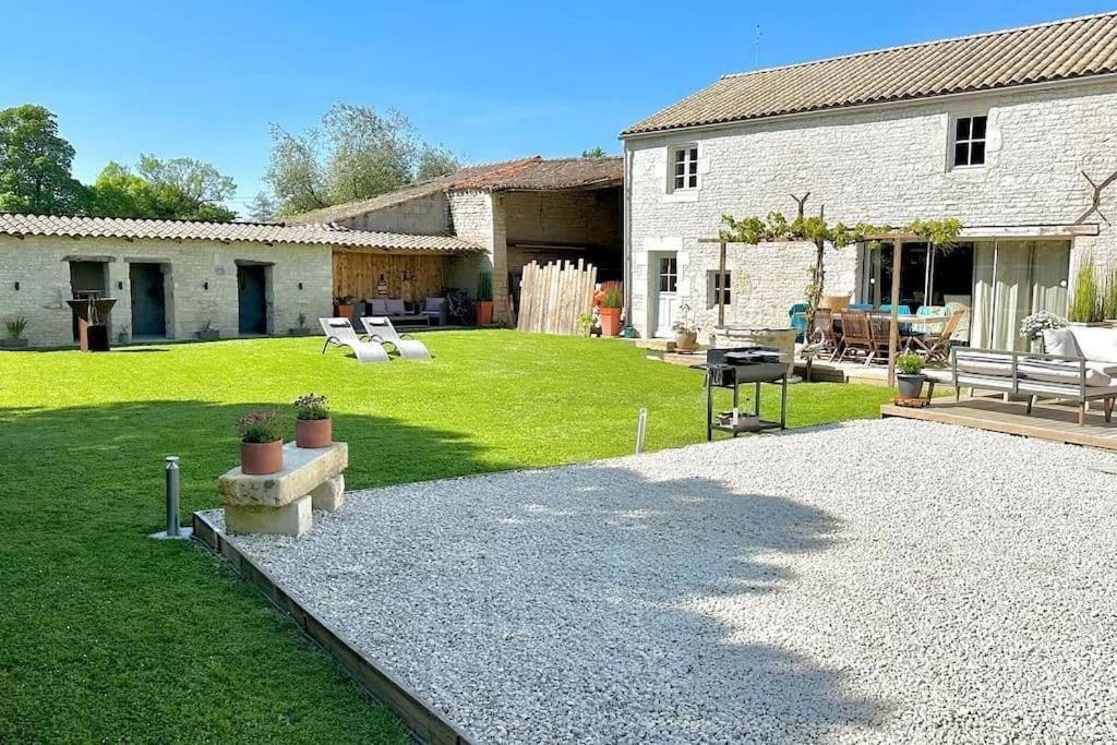 Le Grenier - Gîte de prestige La Rochelle Saint-Medard-d'Aunis Exterior foto